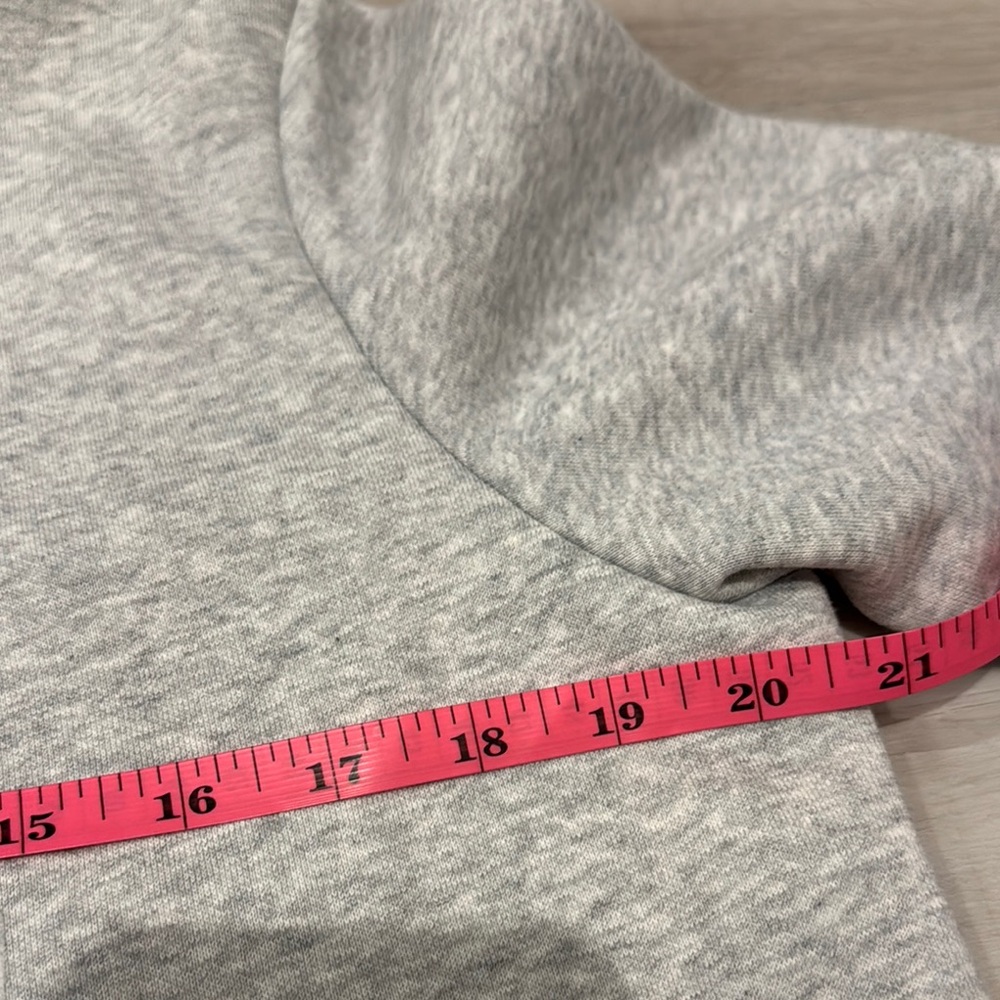 Puma Men’s NWT Gray Hoodie Sweatshirt with front Puma Design. - Picture 11 of 12